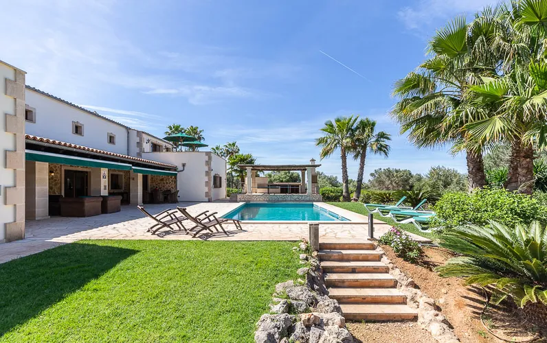 Moderna villa in stile finca vicino a Llucmajor