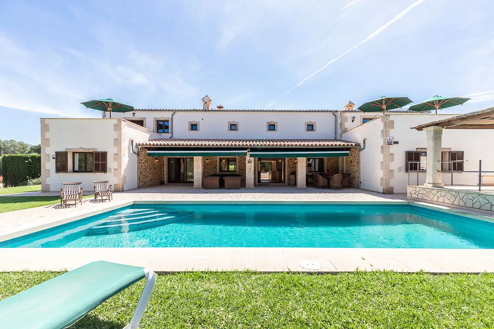 Villa moderna con encanto mediterráneo cerca de Llucmajor-16
