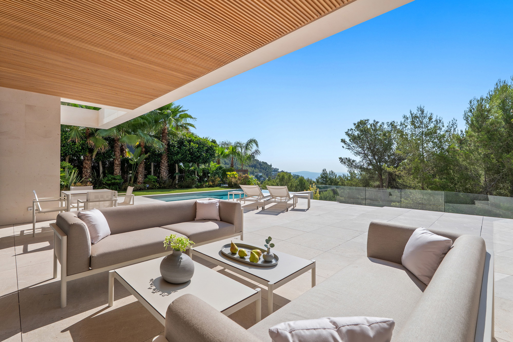 Moderne Neubauvilla mit Blick über die Landschaft bis nach Palma-3