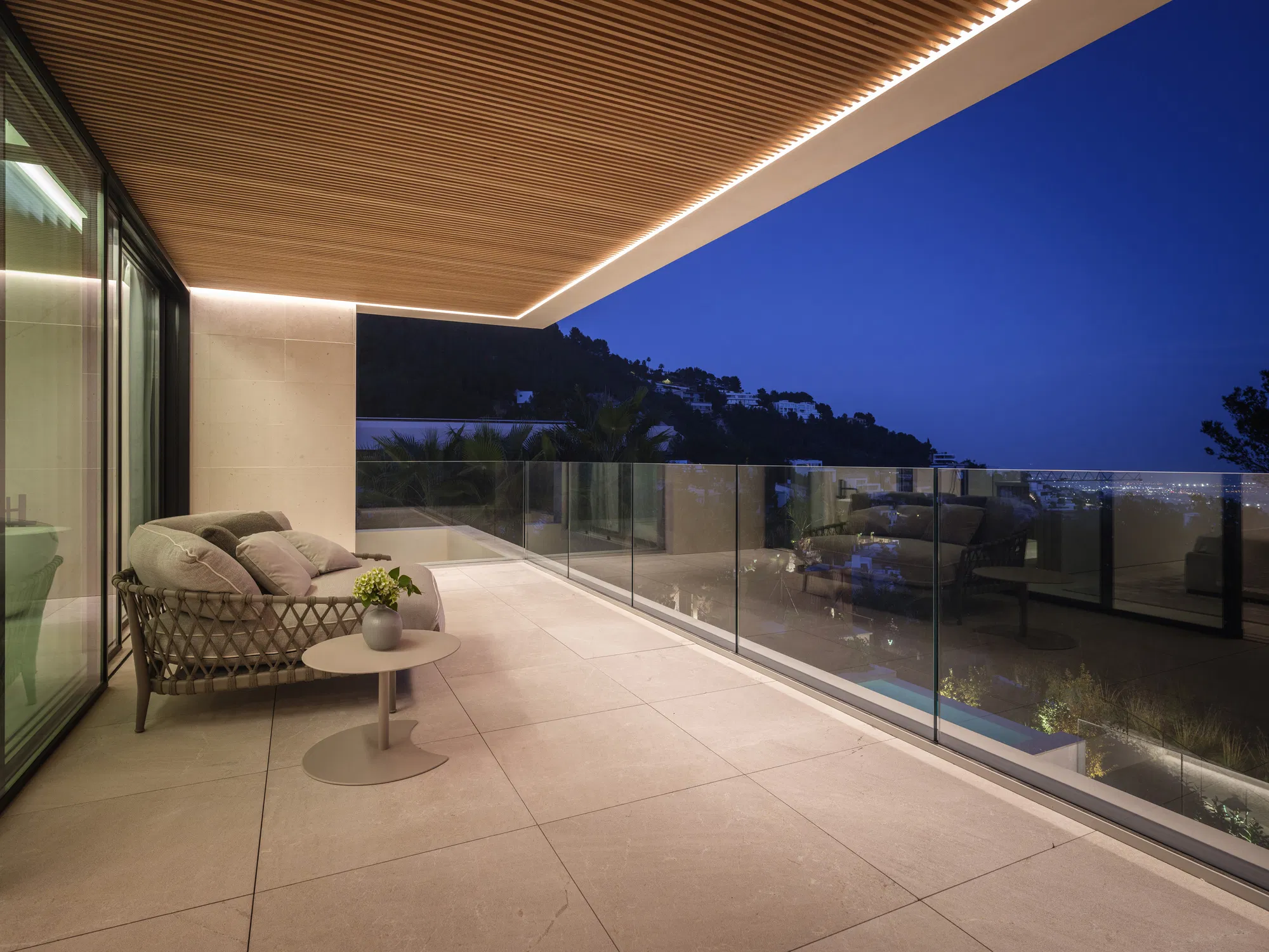 Moderne Neubauvilla mit Blick über die Landschaft bis nach Palma-17