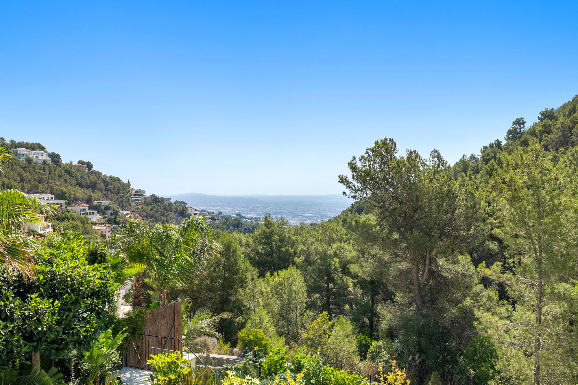 Moderne Neubauvilla mit Blick über die Landschaft bis nach Palma-26