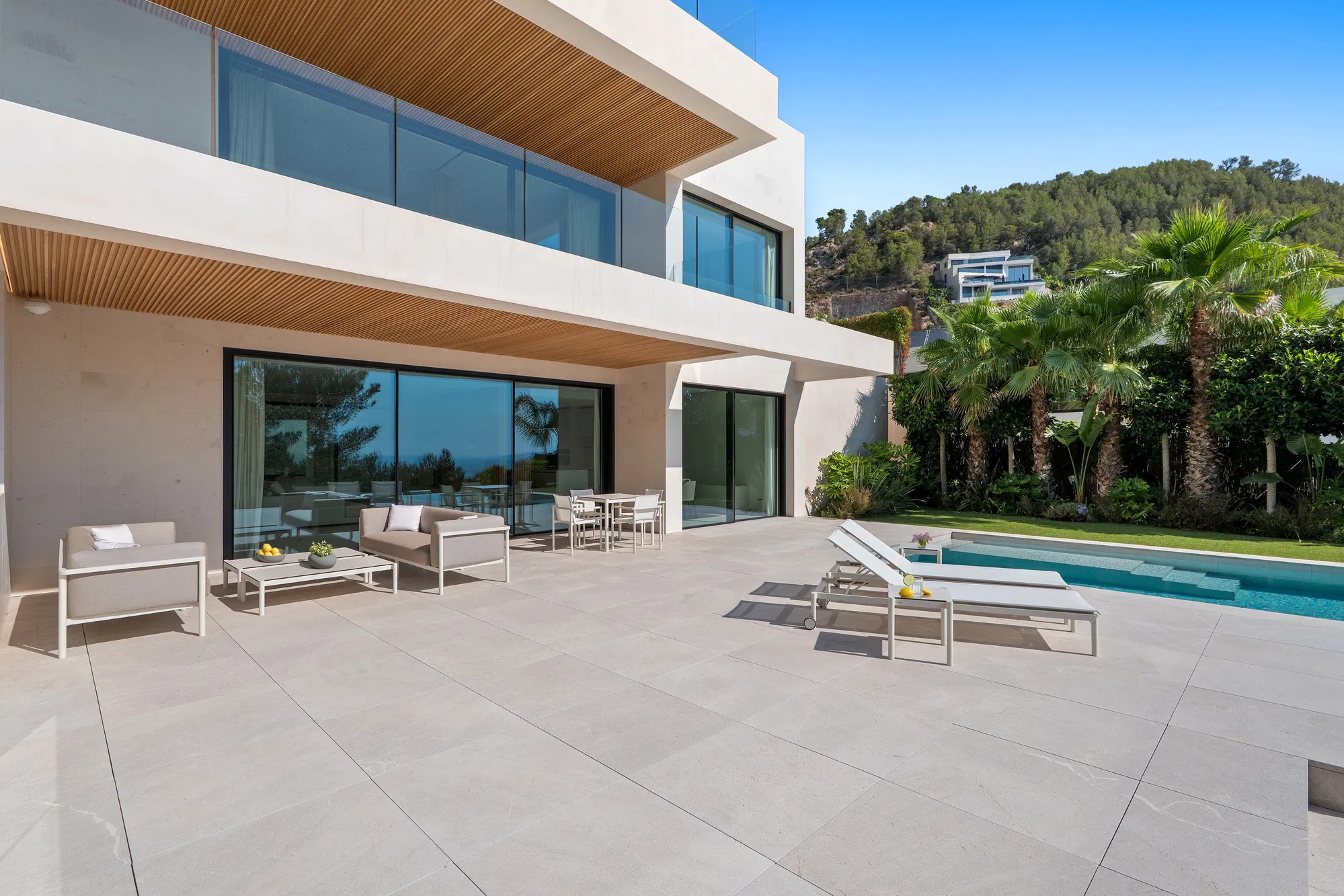 Moderne Neubauvilla mit Blick über die Landschaft bis nach Palma-22