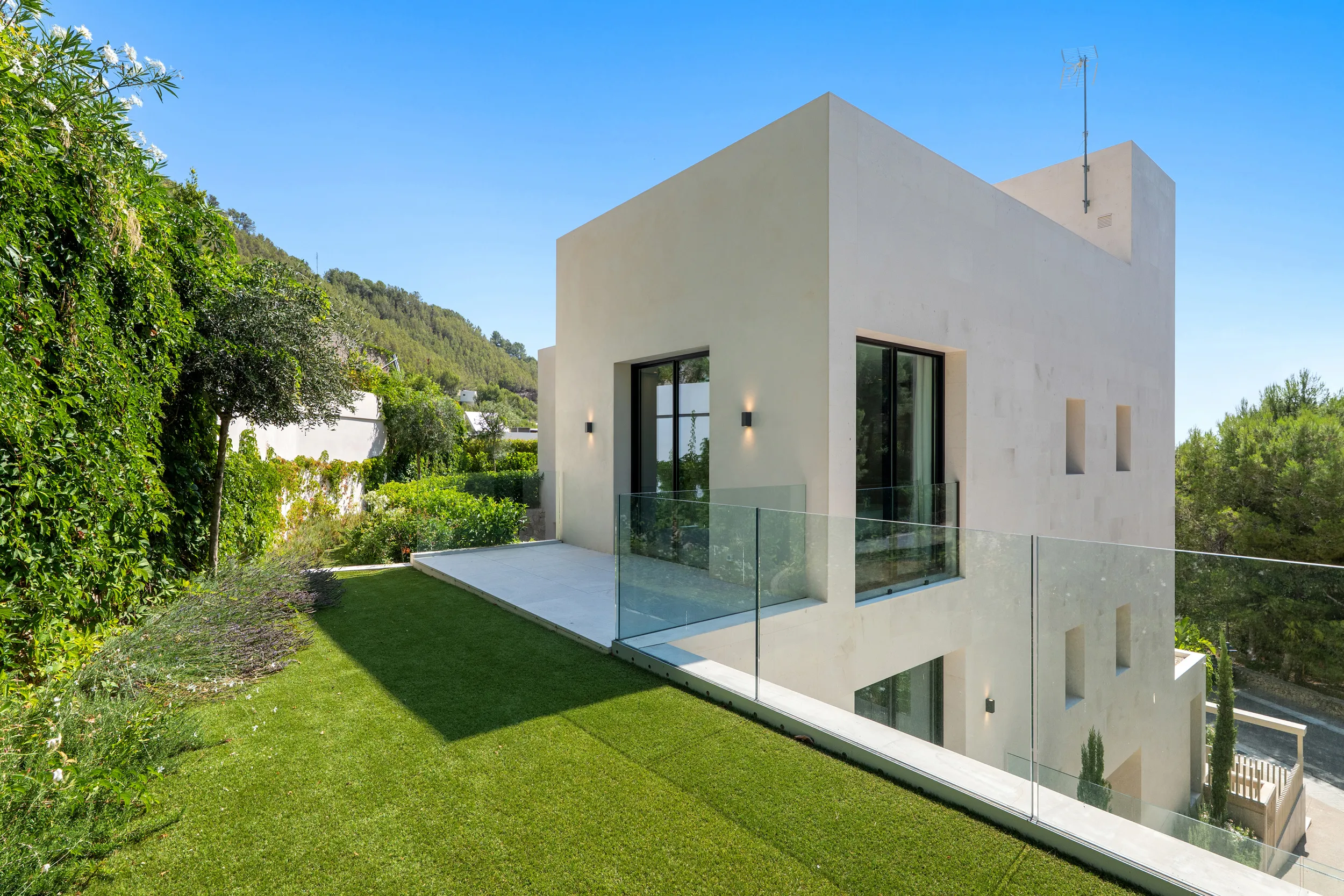 Modern newly built villa with spectacular views in Son Vida-18