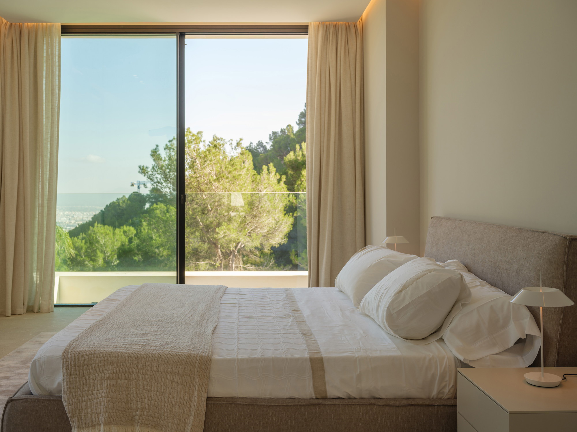 Moderne Neubauvilla mit Blick über die Landschaft bis nach Palma-13