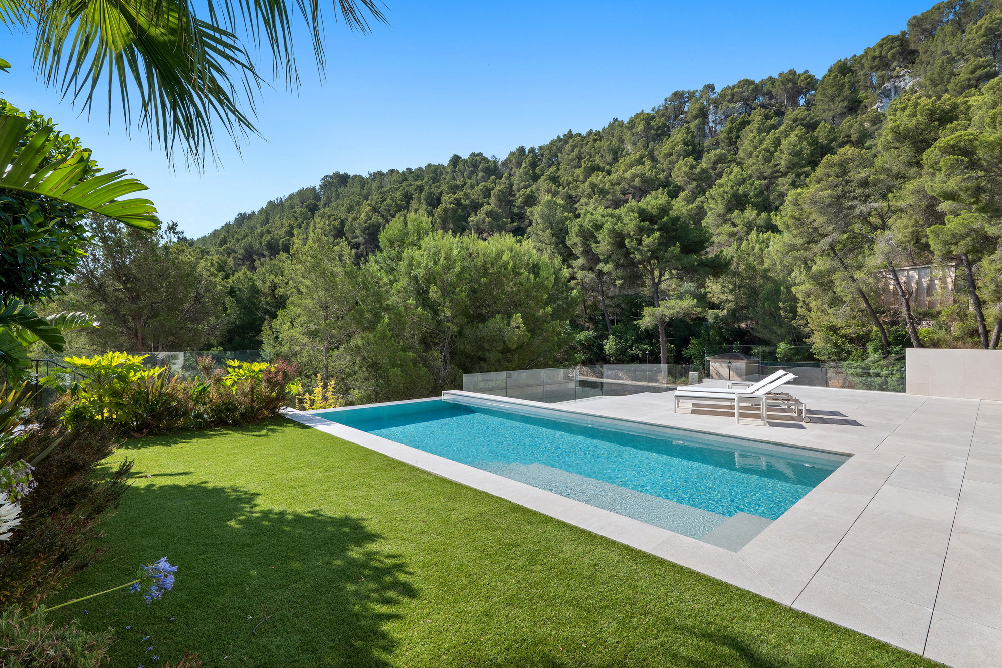 Moderne Neubauvilla mit Blick über die Landschaft bis nach Palma-24