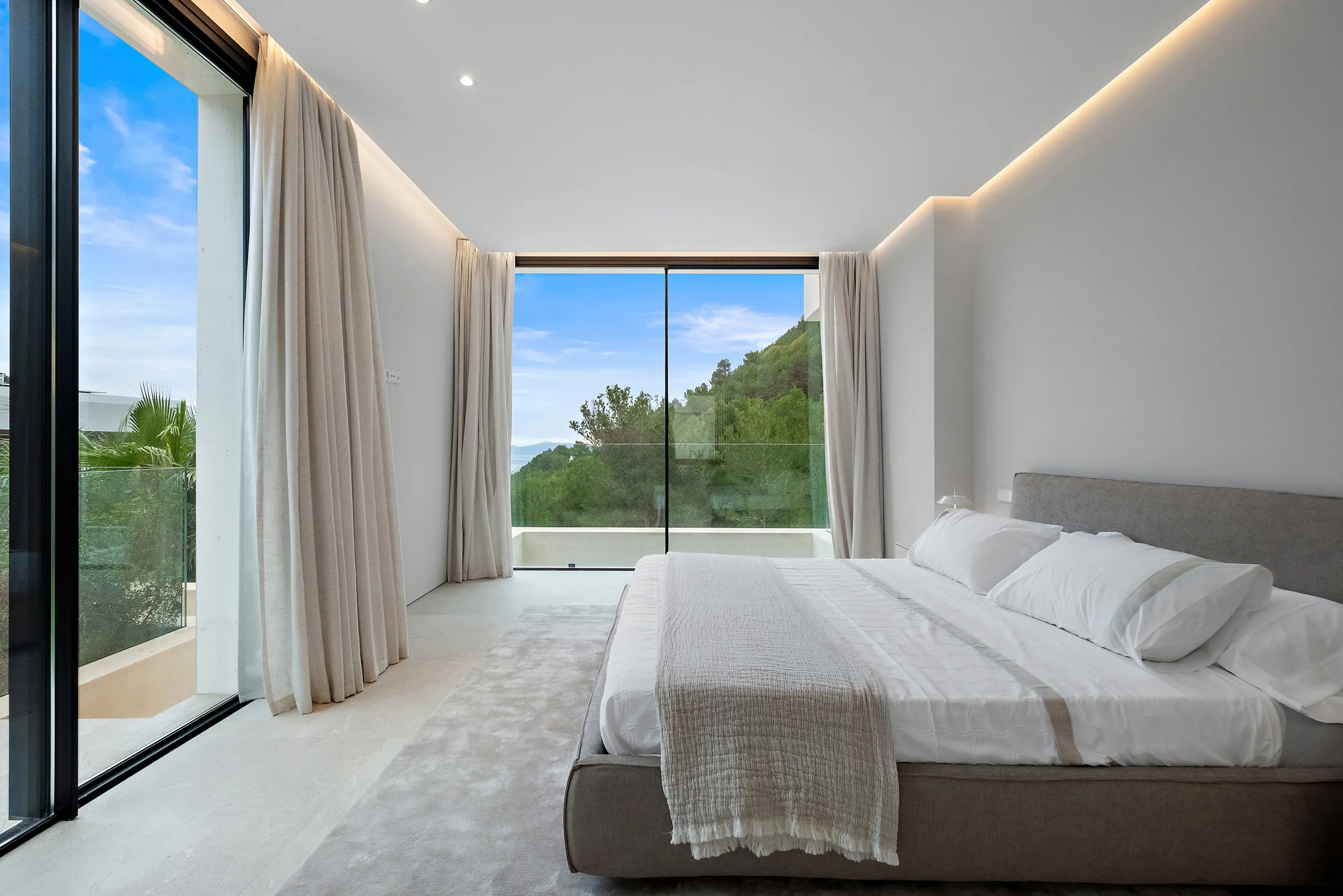 Modern newly built villa with spectacular views in Son Vida-13