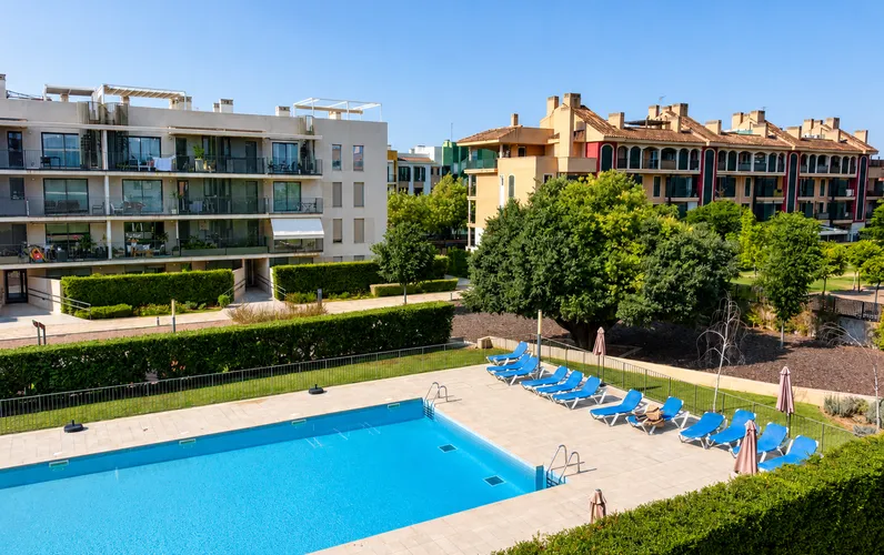 Exclusive apartment with community pool