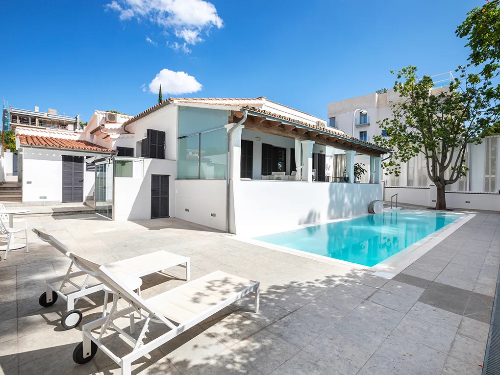 Villa in quiet location in Bonanova-1