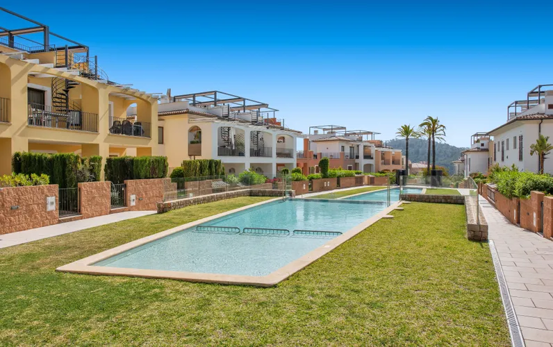 Charming terraced house in an exclusive golf community