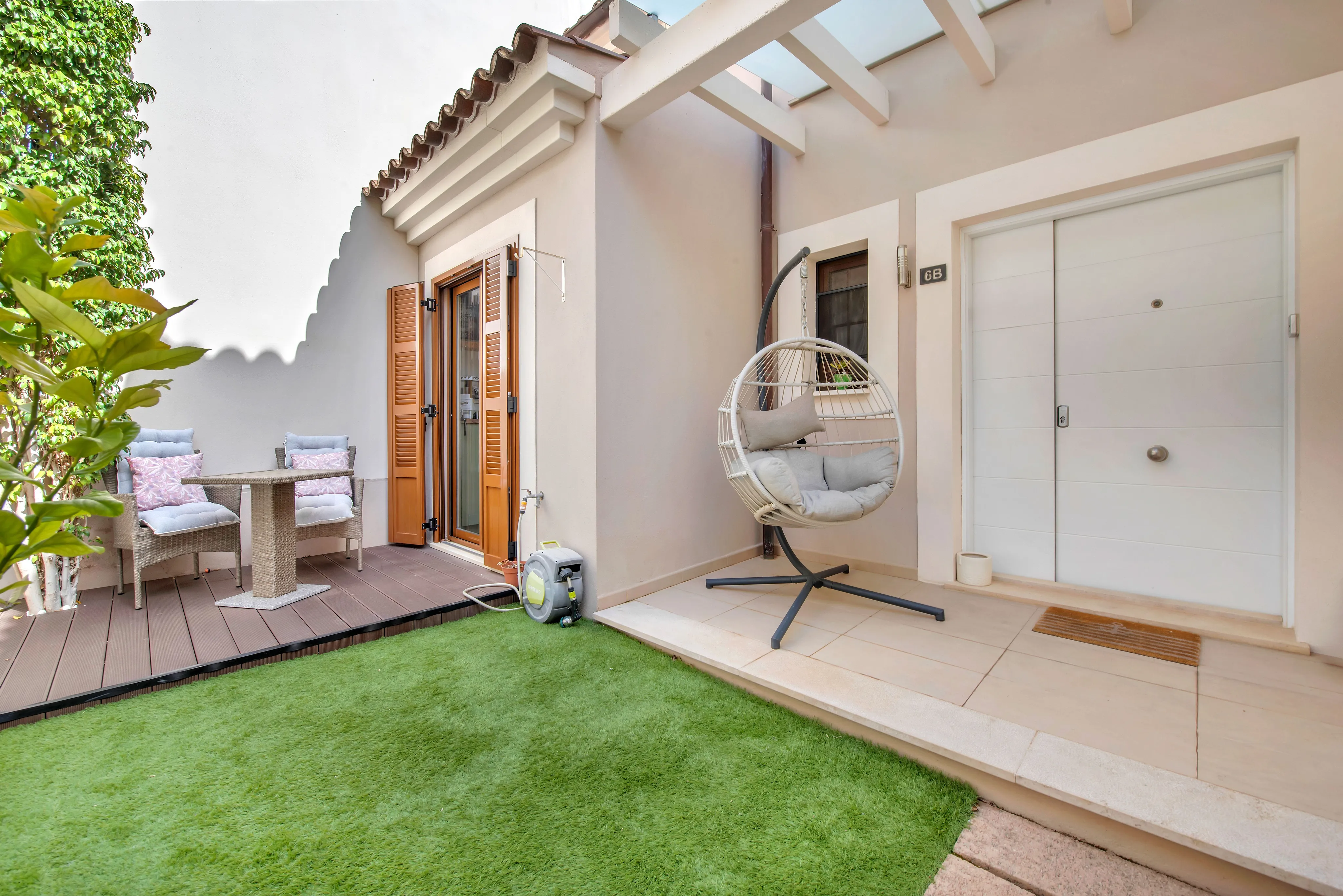 Charming terraced house in an exclusive golf community-18