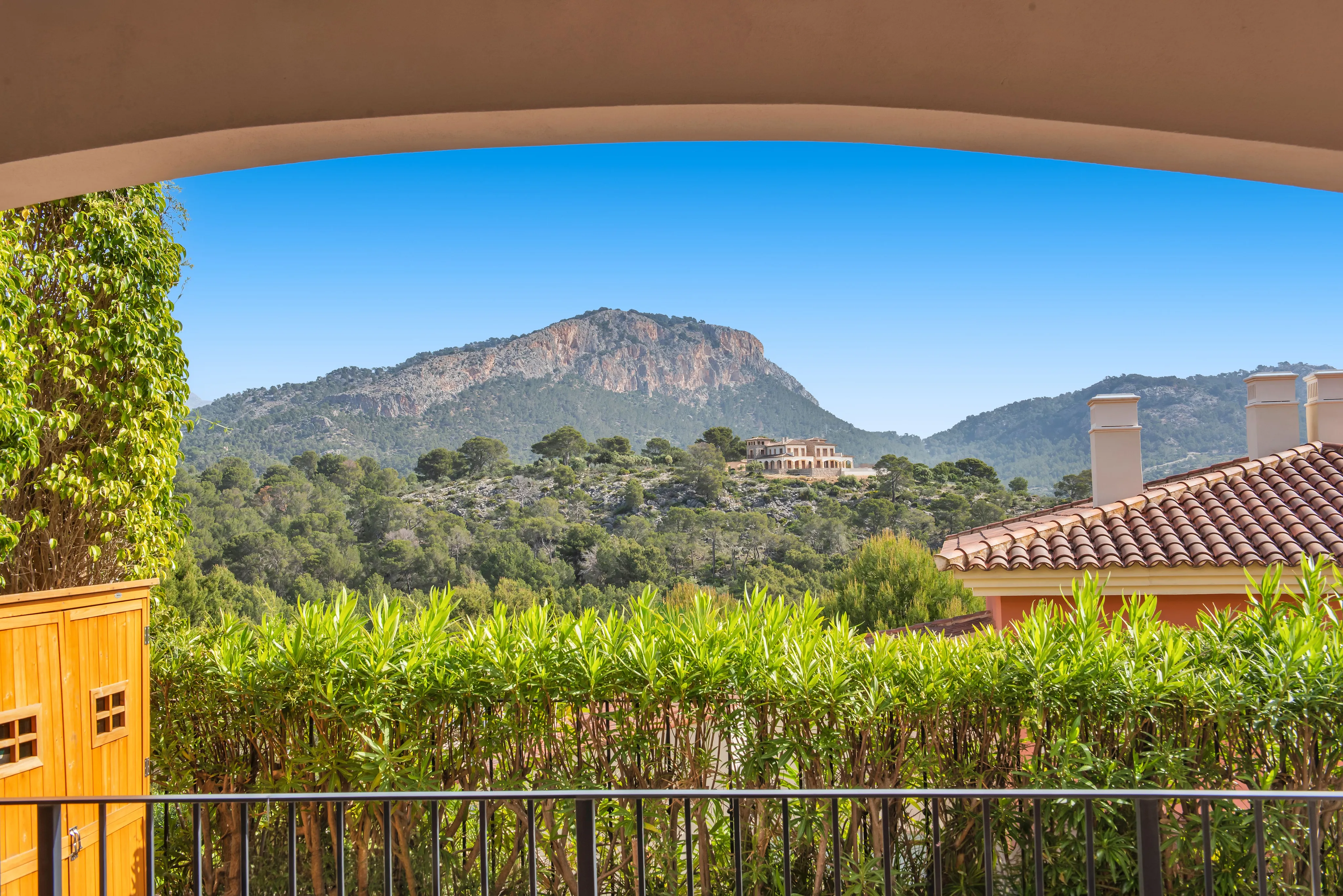 Charming terraced house in an exclusive golf community-4