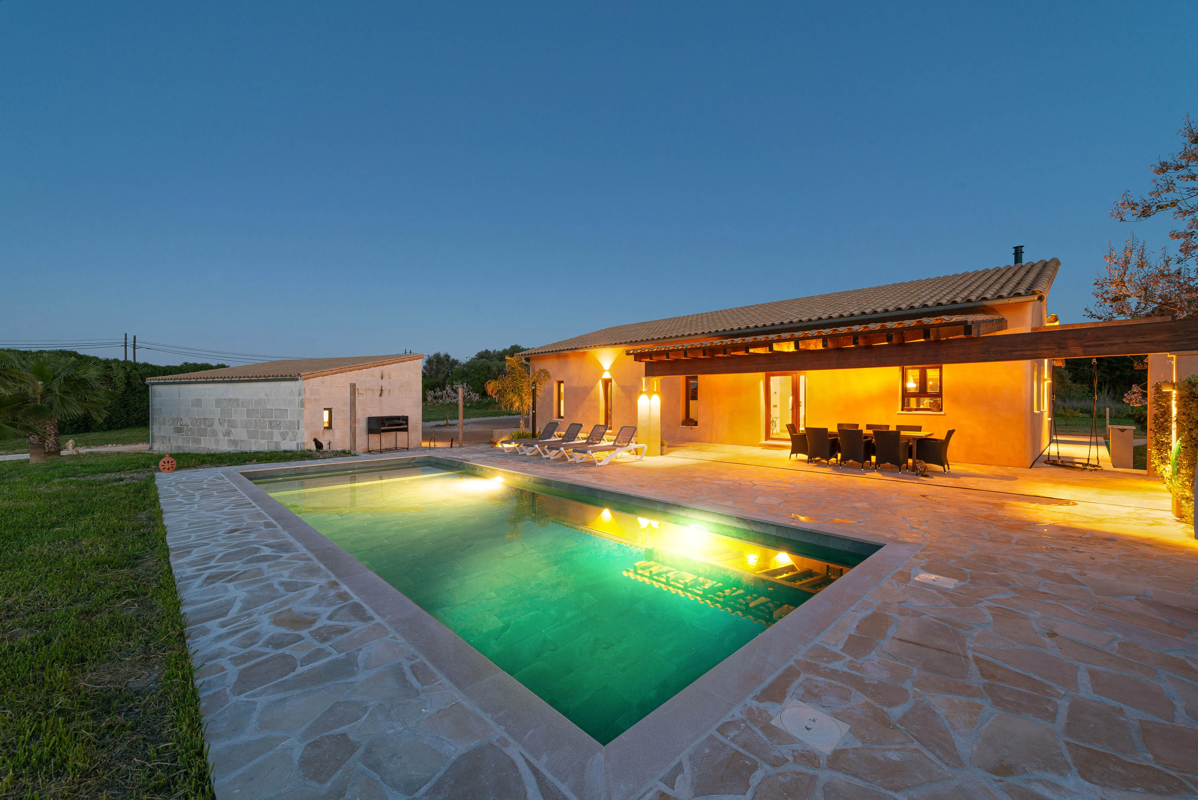 Magnificent Estate with Guest House and Unbeatable Location in Alcúdia-2