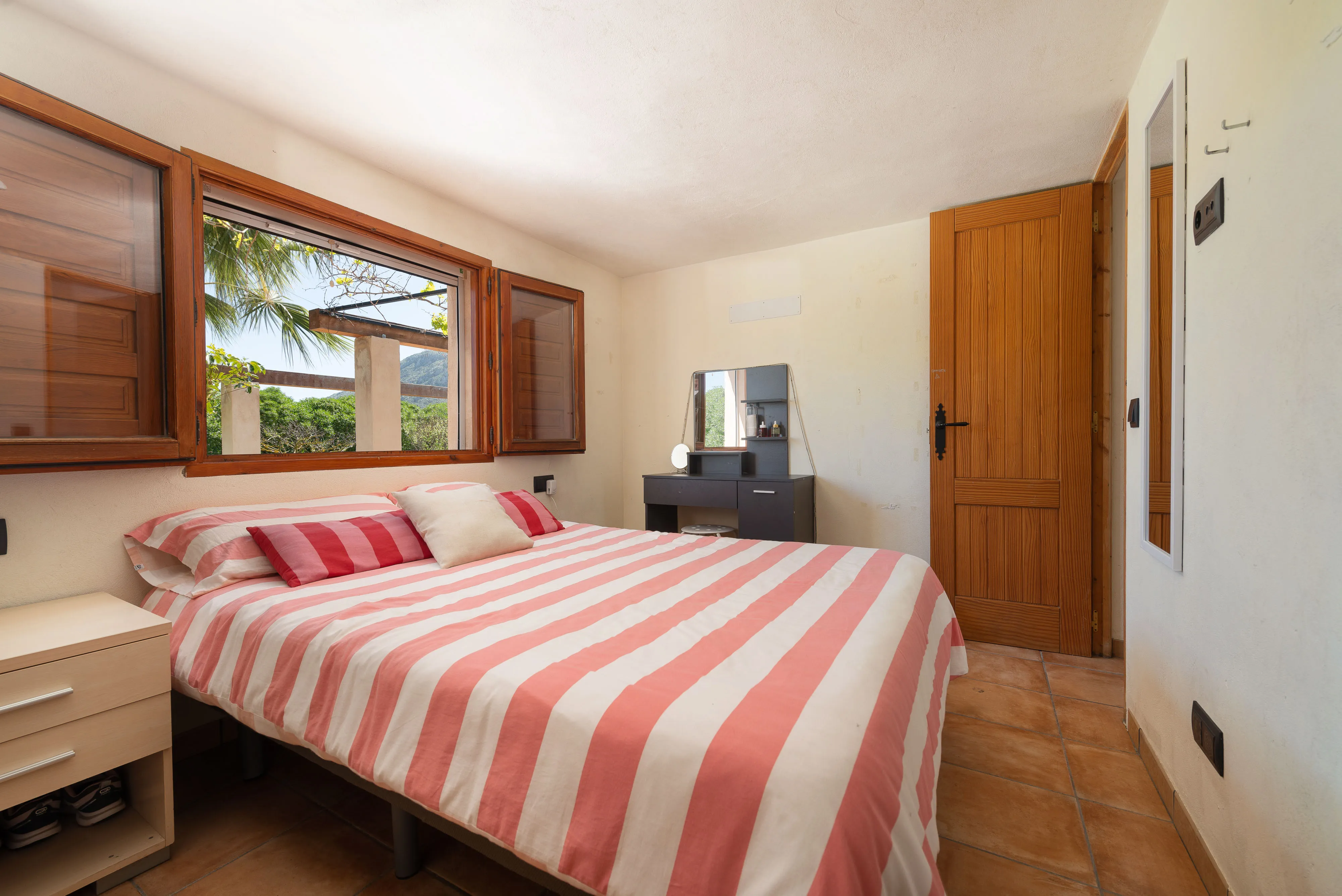 Magnificent Estate with Guest House and Unbeatable Location in Alcúdia-17