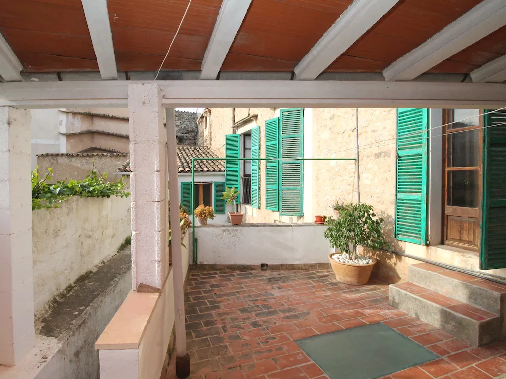 Una casa adossada única en una zona popular d'Artà: aprovats els plans de reforma-11
