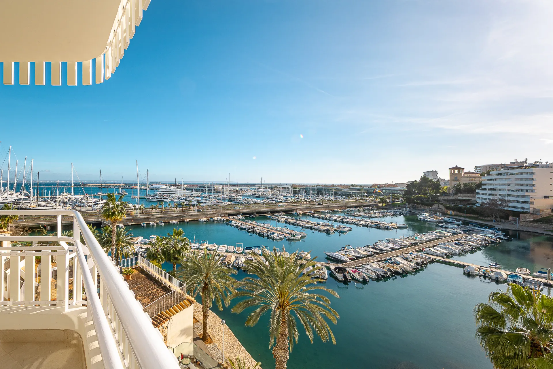 Coquet pis amb vistes a la bahia de Palma-23