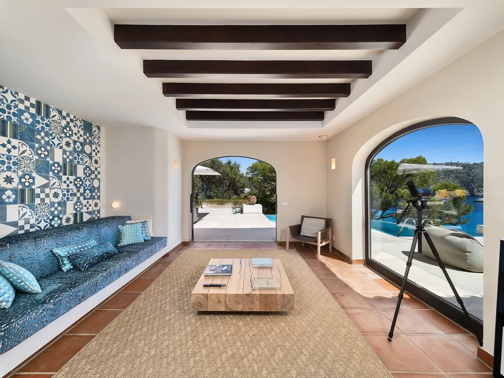 Fantastisk ejendom i første havlinje med direkte adgang til havet-4