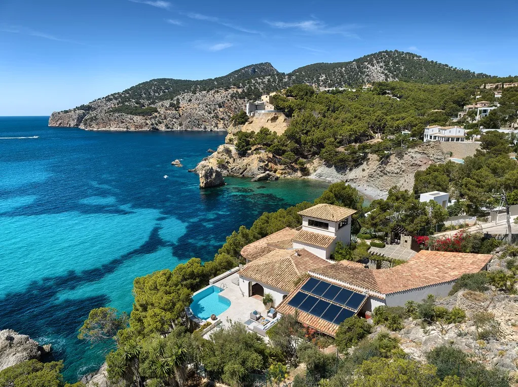 Fantastisk ejendom i første havlinje med direkte adgang til havet-26