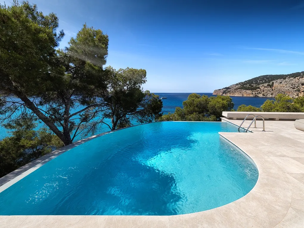 Fantastisk ejendom i første havlinje med direkte adgang til havet-9