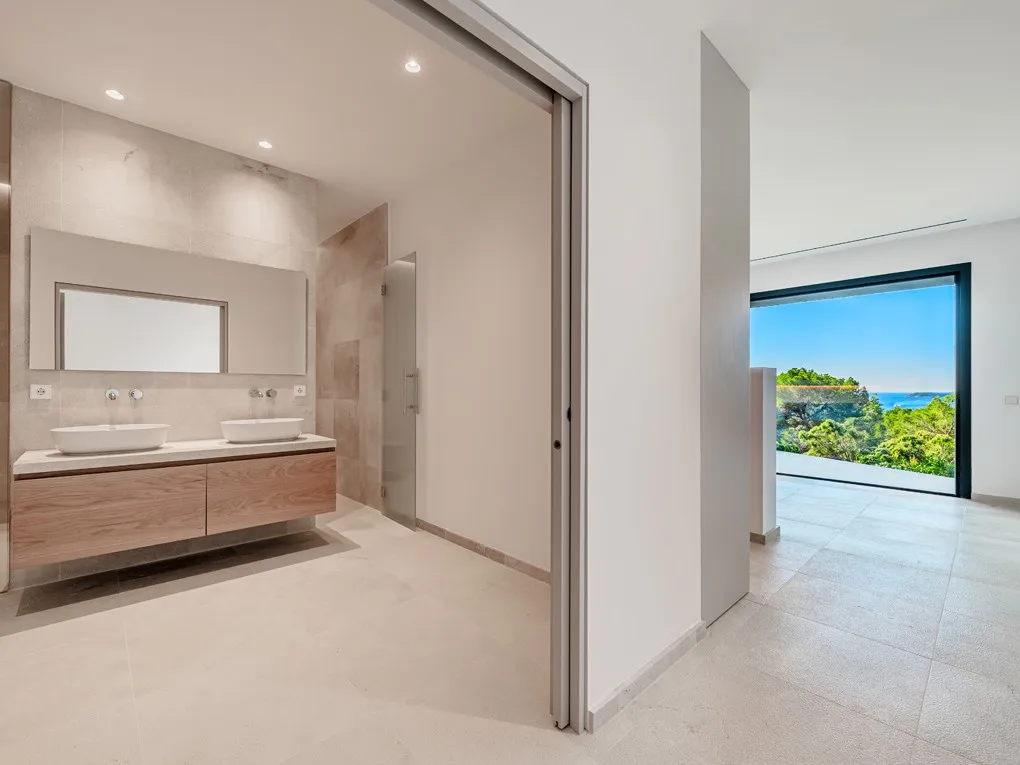 Nieuwbouw met uitzicht op zee en tuin-8