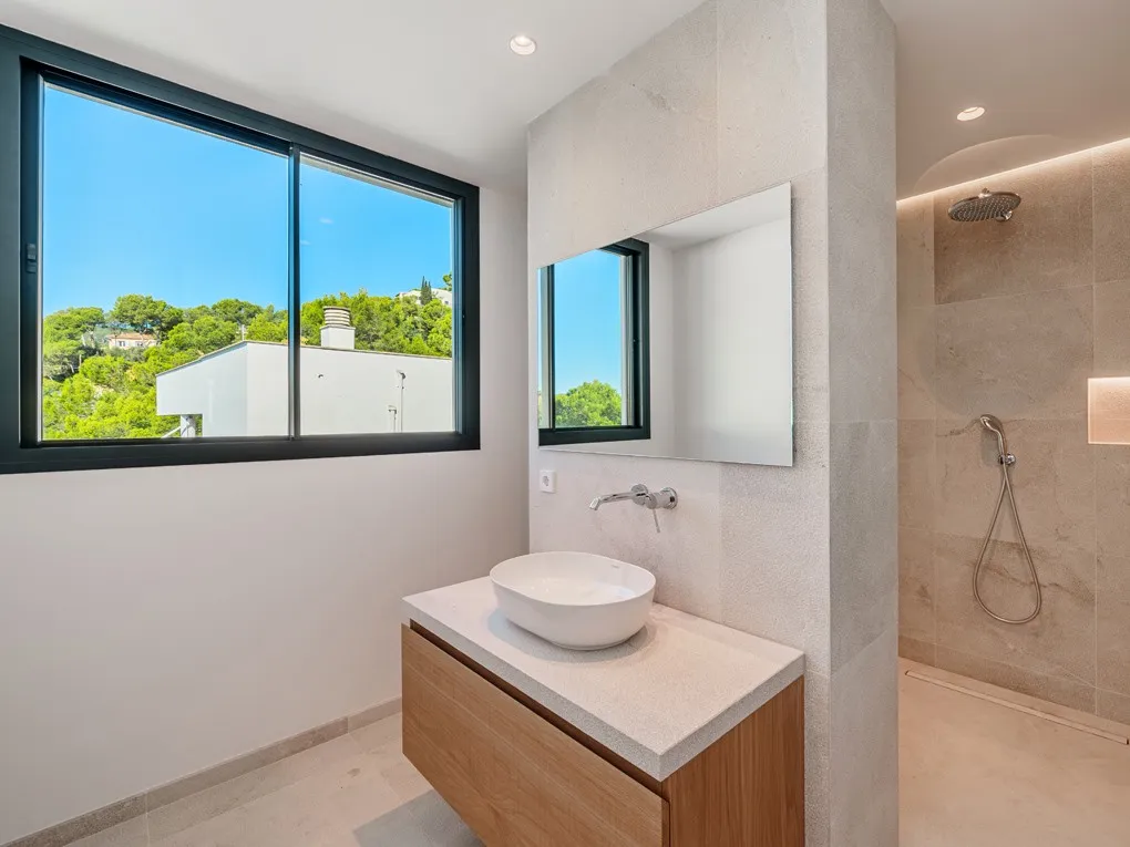 Nieuwbouw met uitzicht op zee en tuin-12