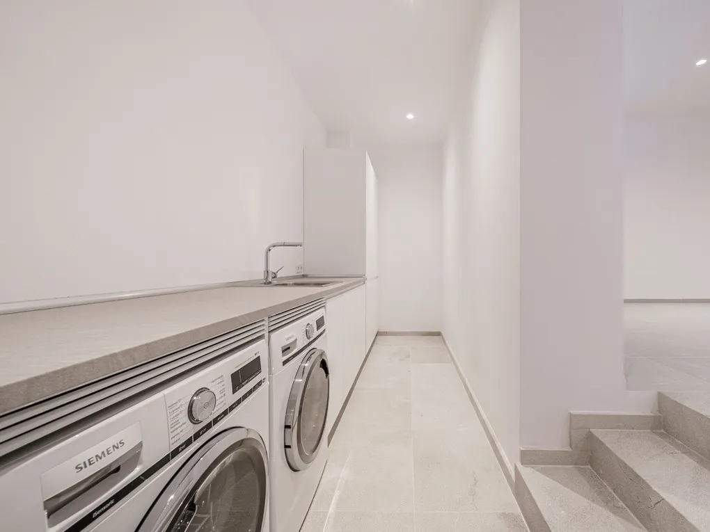 Nieuwbouw met uitzicht op zee en tuin-14