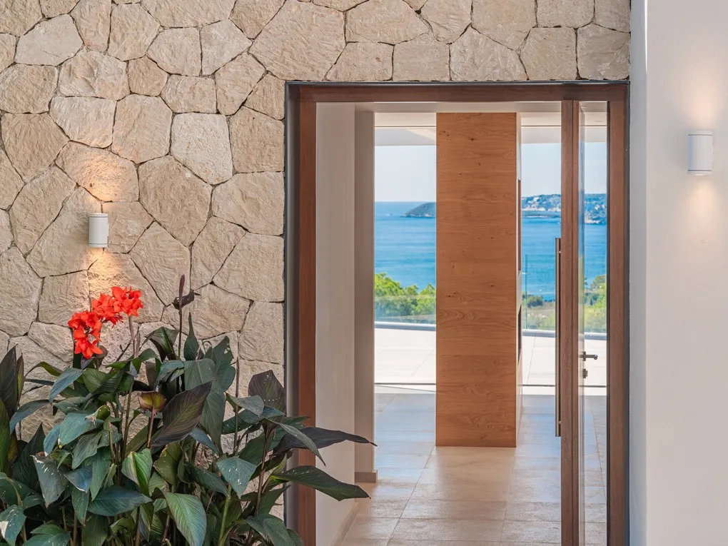 Nieuwbouw met uitzicht op zee en tuin-15