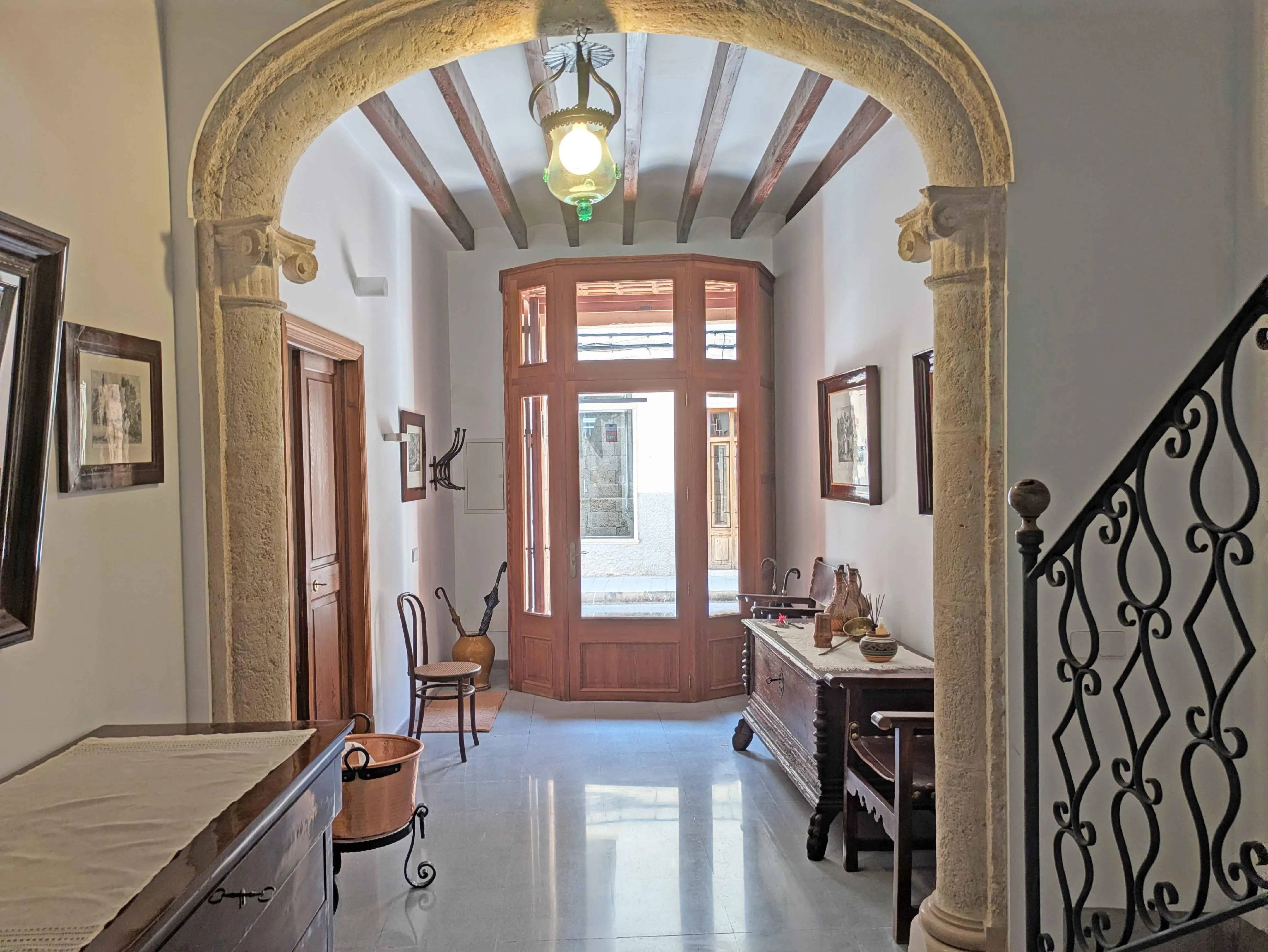 Casa de pueblo luminosa cerca de la plaza del mercado-3