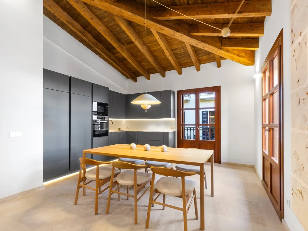 Elegant penthouse met dakterras en garage op een toplocatie in de oude stad-5