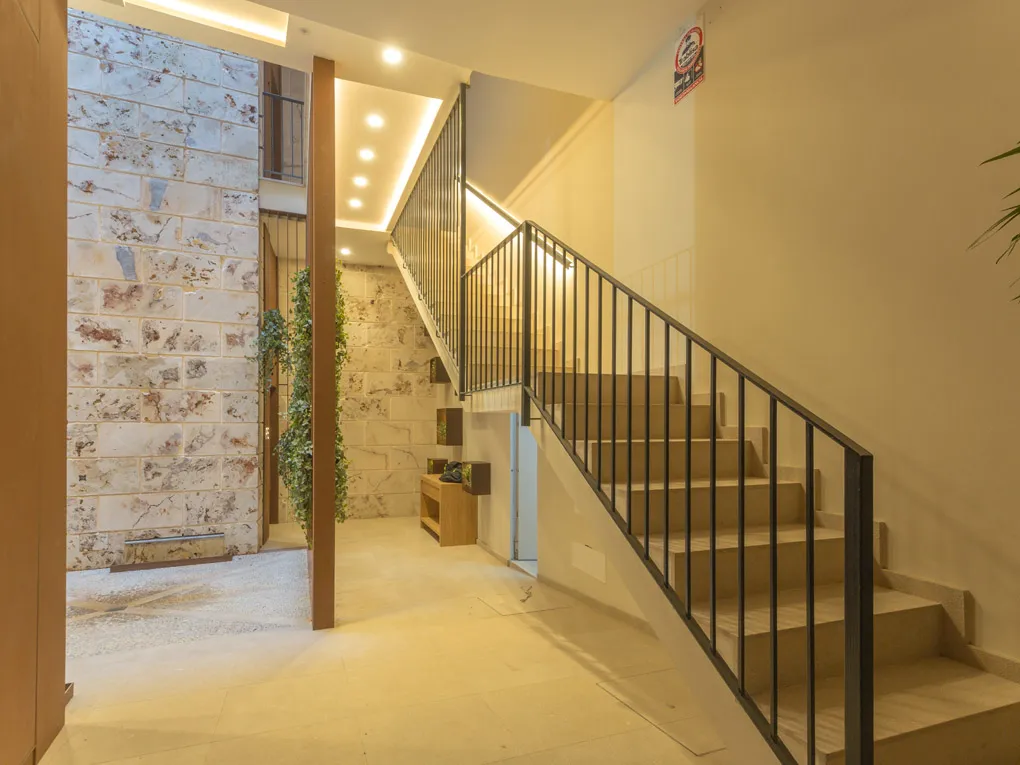 Elegant penthouse met dakterras en garage op een toplocatie in de oude stad-13