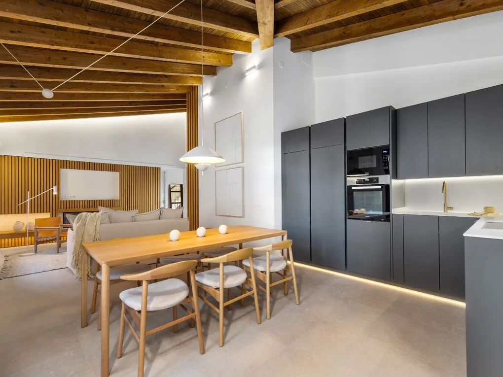 Elegant penthouse met dakterras en garage op een toplocatie in de oude stad-4