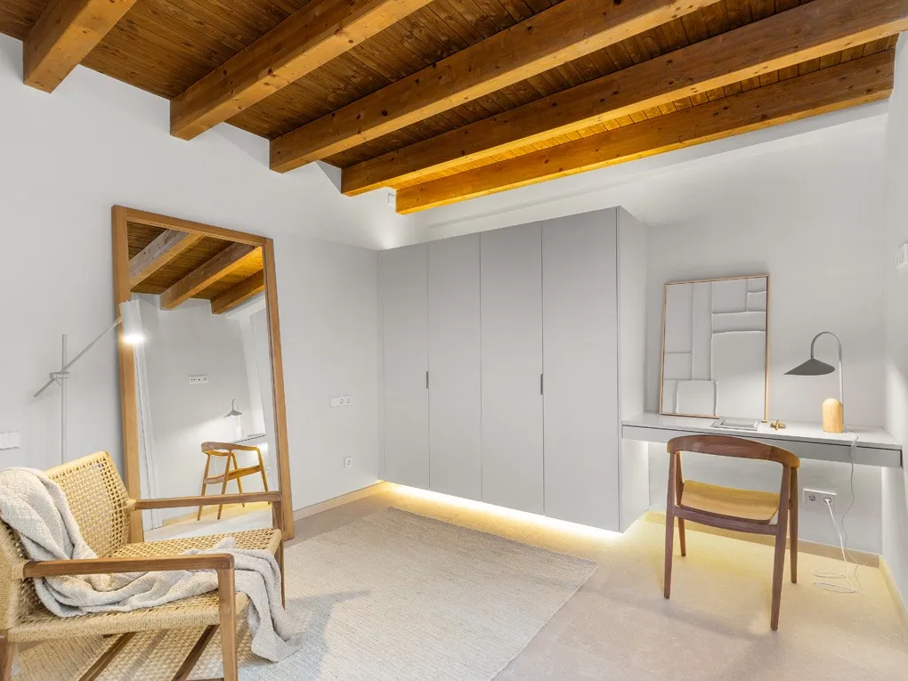 Elegant penthouse met dakterras en garage op een toplocatie in de oude stad-12