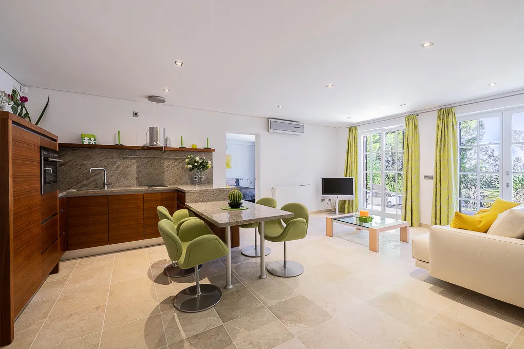 Maison de campagne de luxe avec une vue impressionnante-18