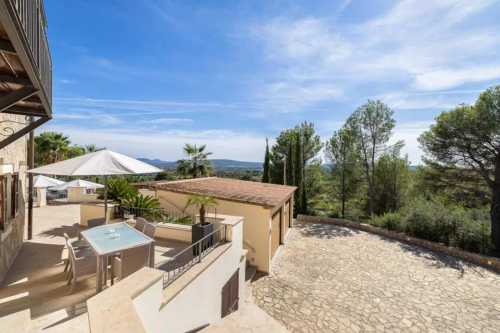 Maison de campagne de luxe avec une vue impressionnante-23