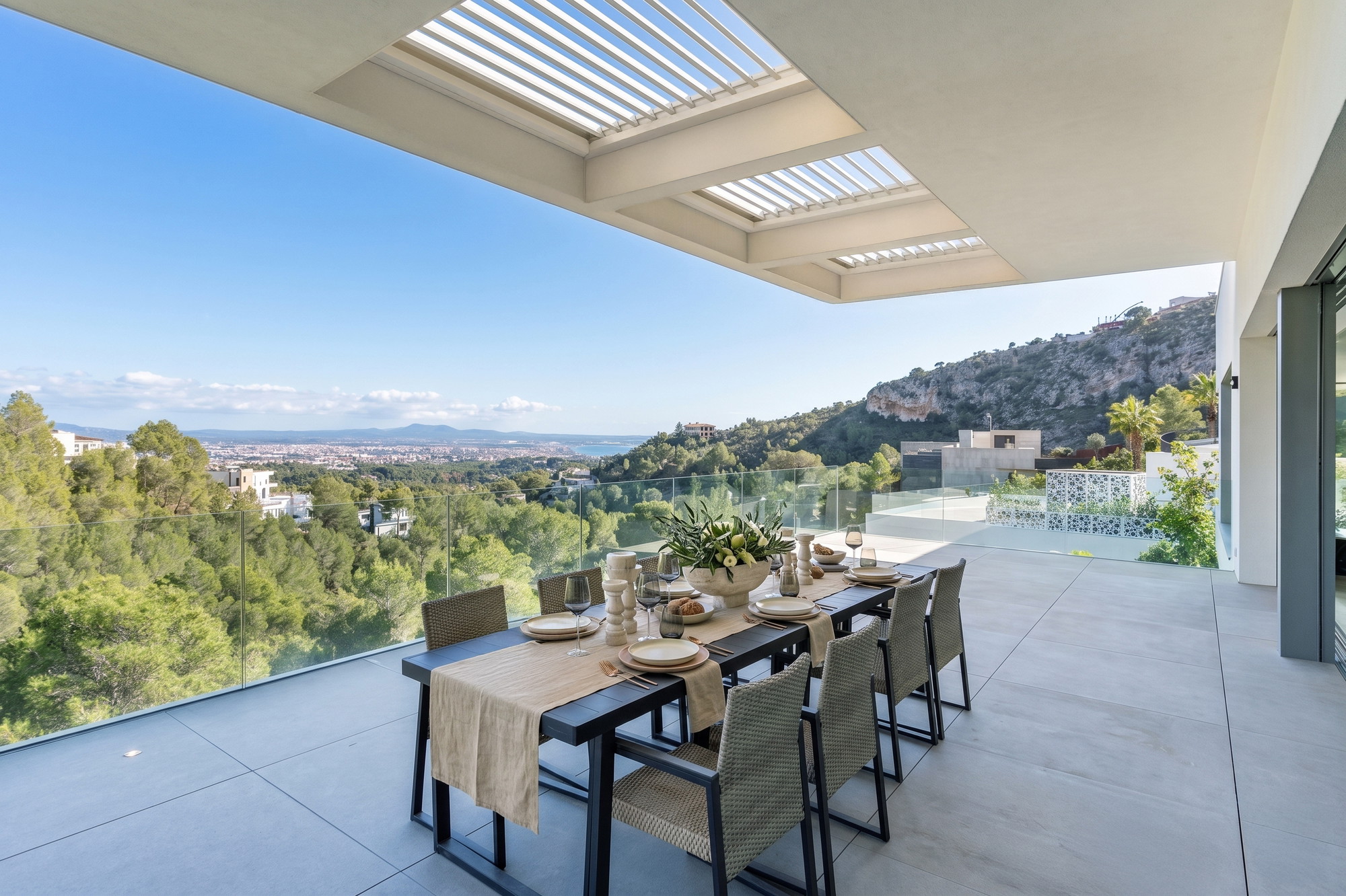 Exklusiv nybyggd villa med utsikt över Palma och havet