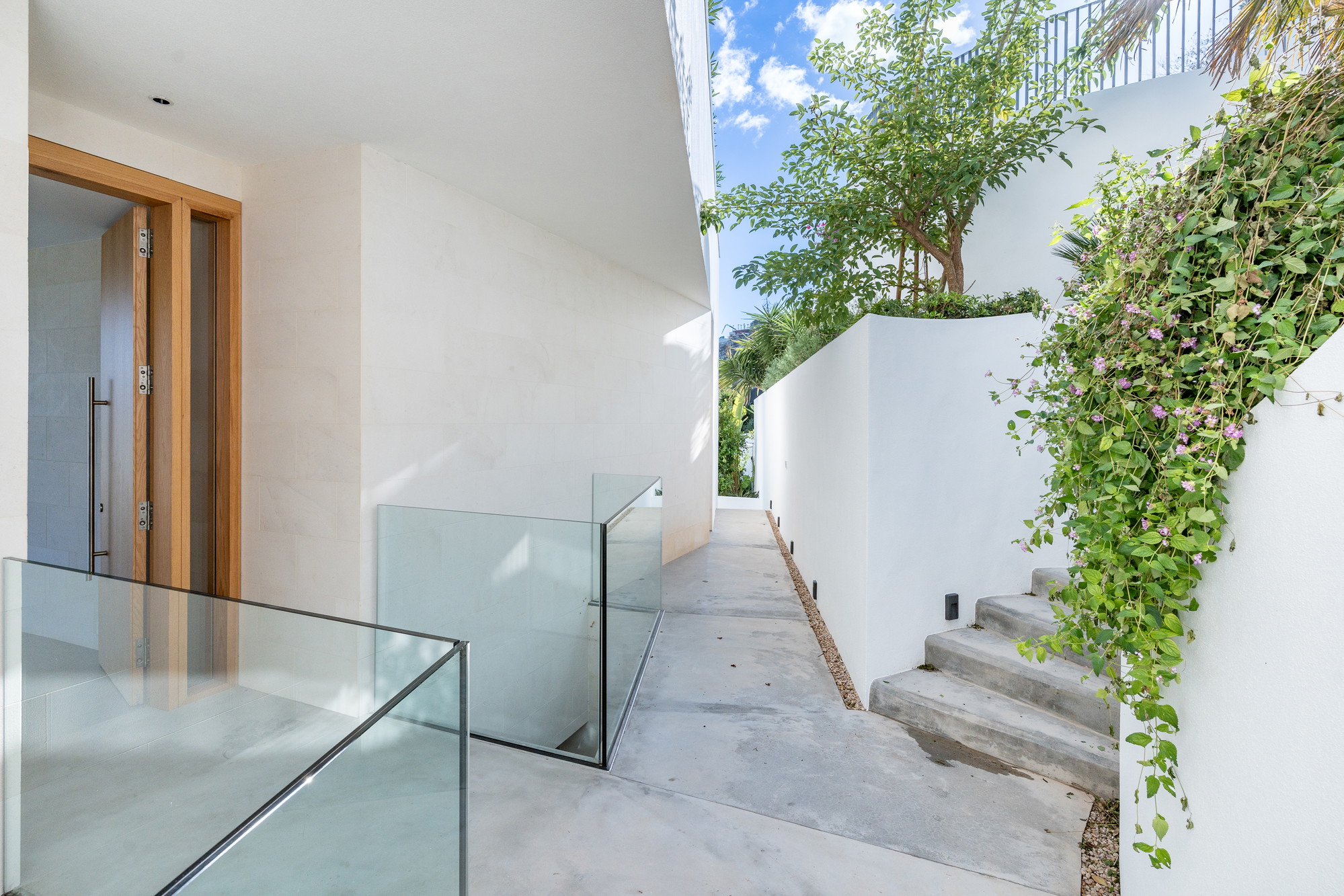 Exclusive newly built villa with panoramic views over Palma and the sea-20