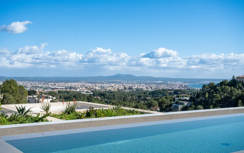 Eksklusiv nybygget villa med udsigt over Palma og havet