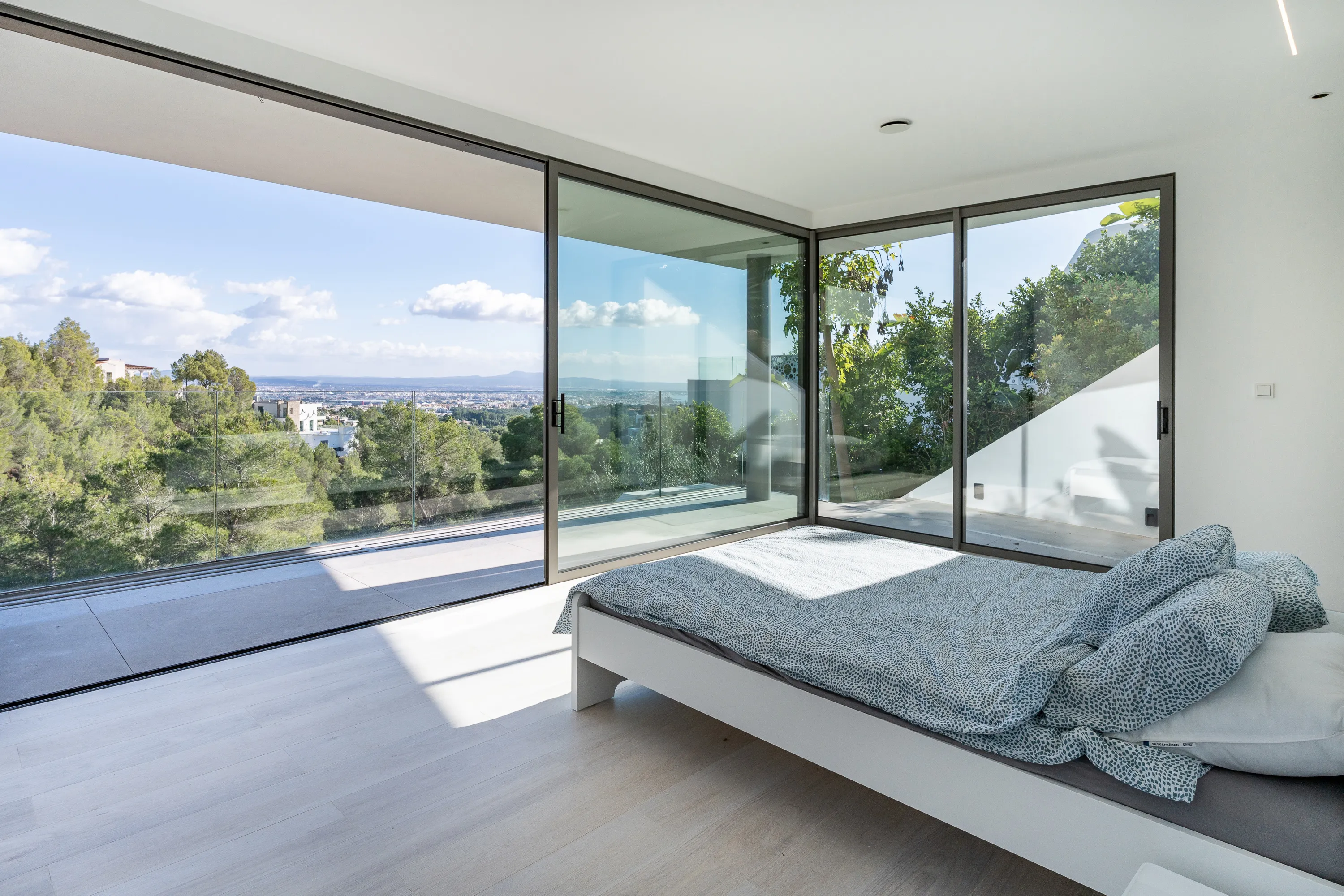 Exclusive New-build Villa with Panoramic Views over Palma and the Sea-12