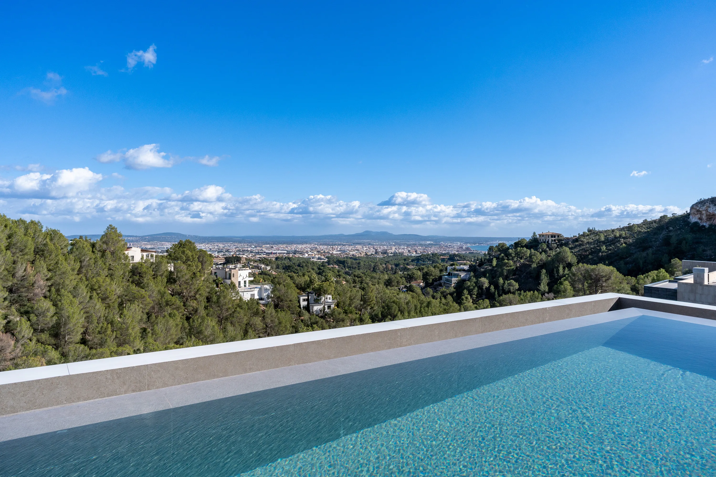 Exclusive newly built villa with panoramic views over Palma and the sea-18