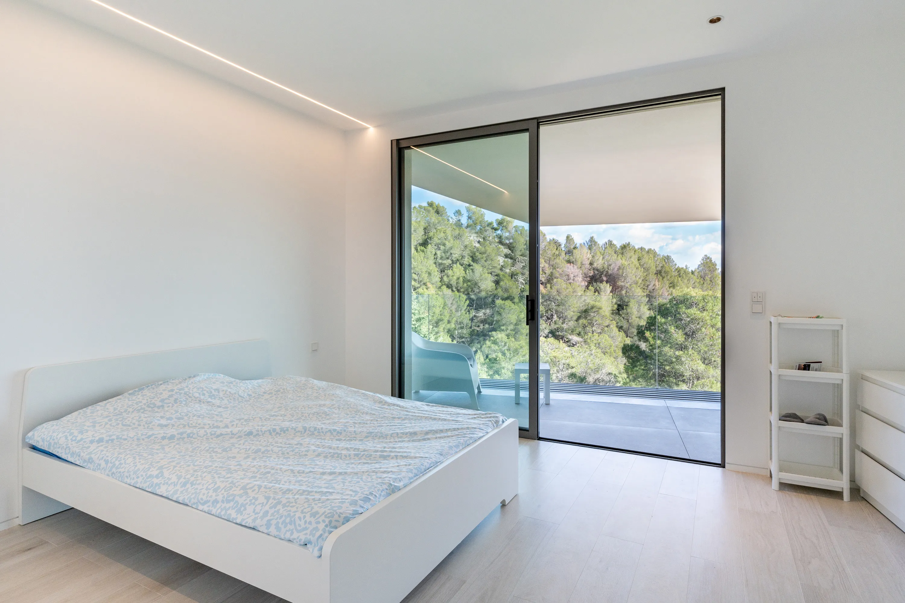 Exclusive newly built villa with panoramic views over Palma and the sea-16