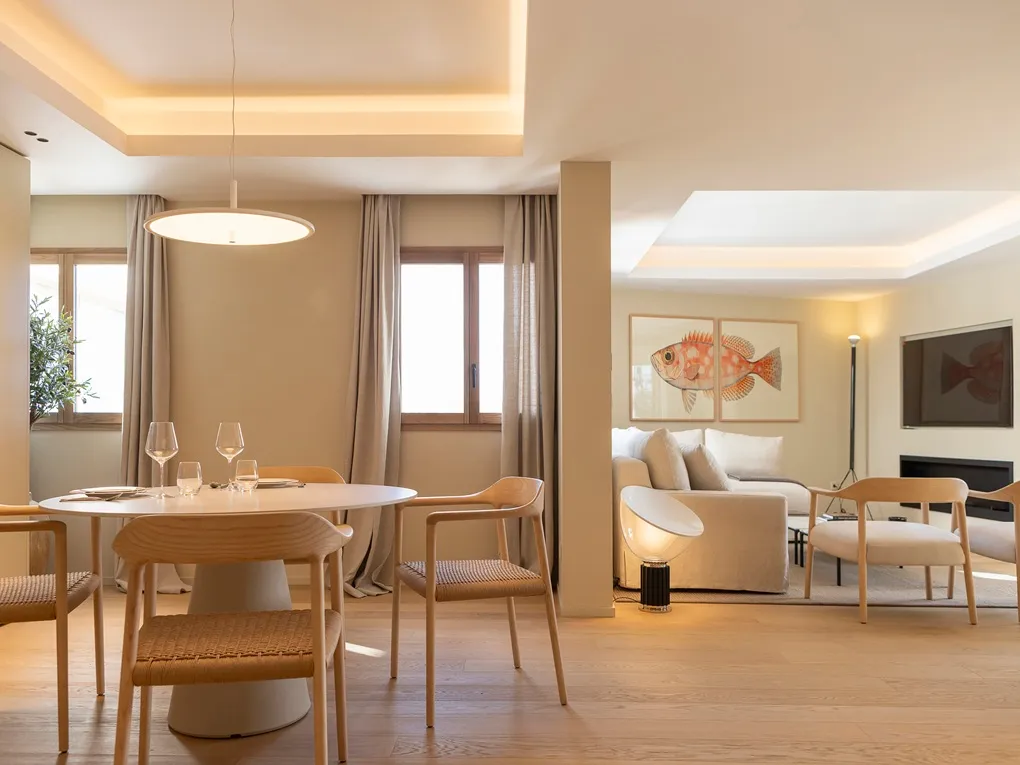 Excellent "turn-key apartment" with fantastic views in a privileged location!-3