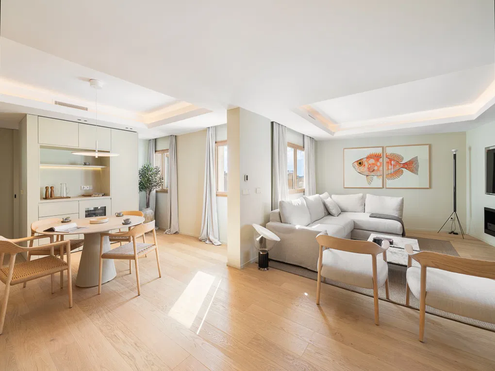 Excellent "turn-key apartment" with fantastic views in a privileged location!-2
