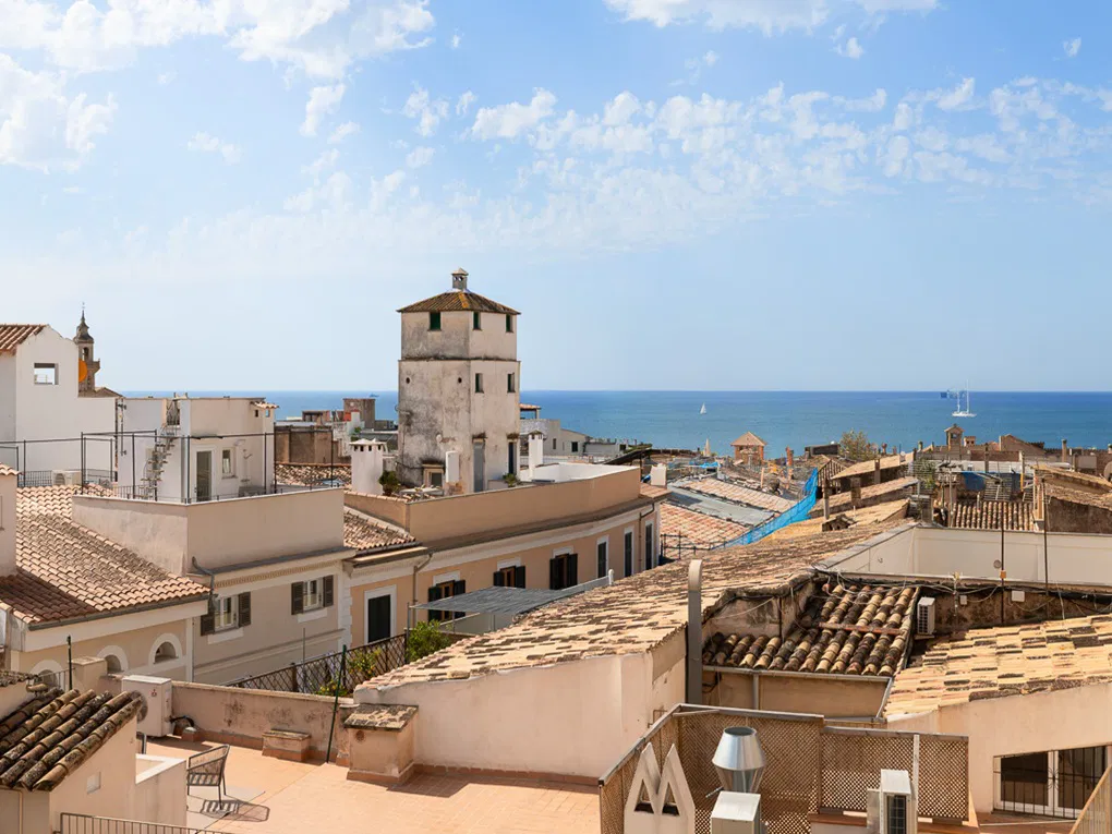 Excellent "turn-key apartment" with fantastic views in a privileged location!-4