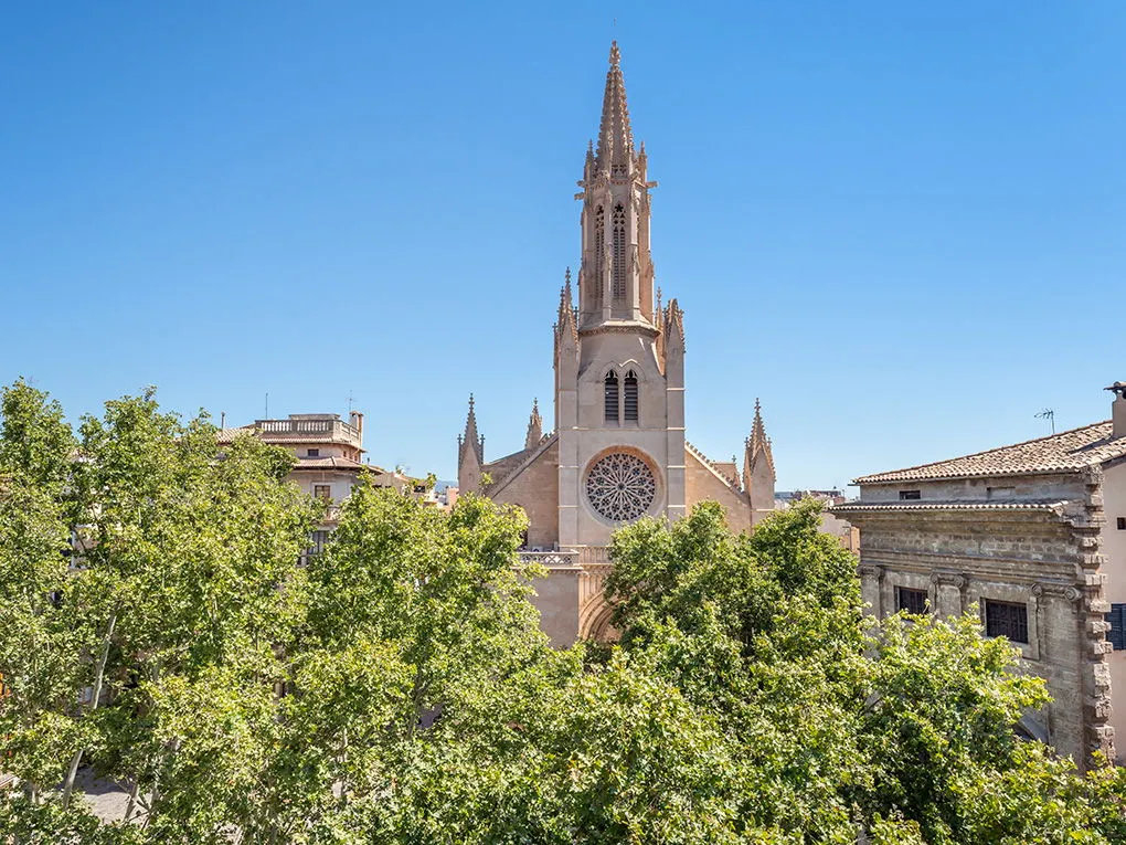 Excellent "turn-key apartment" with fantastic views in a privileged location!-2