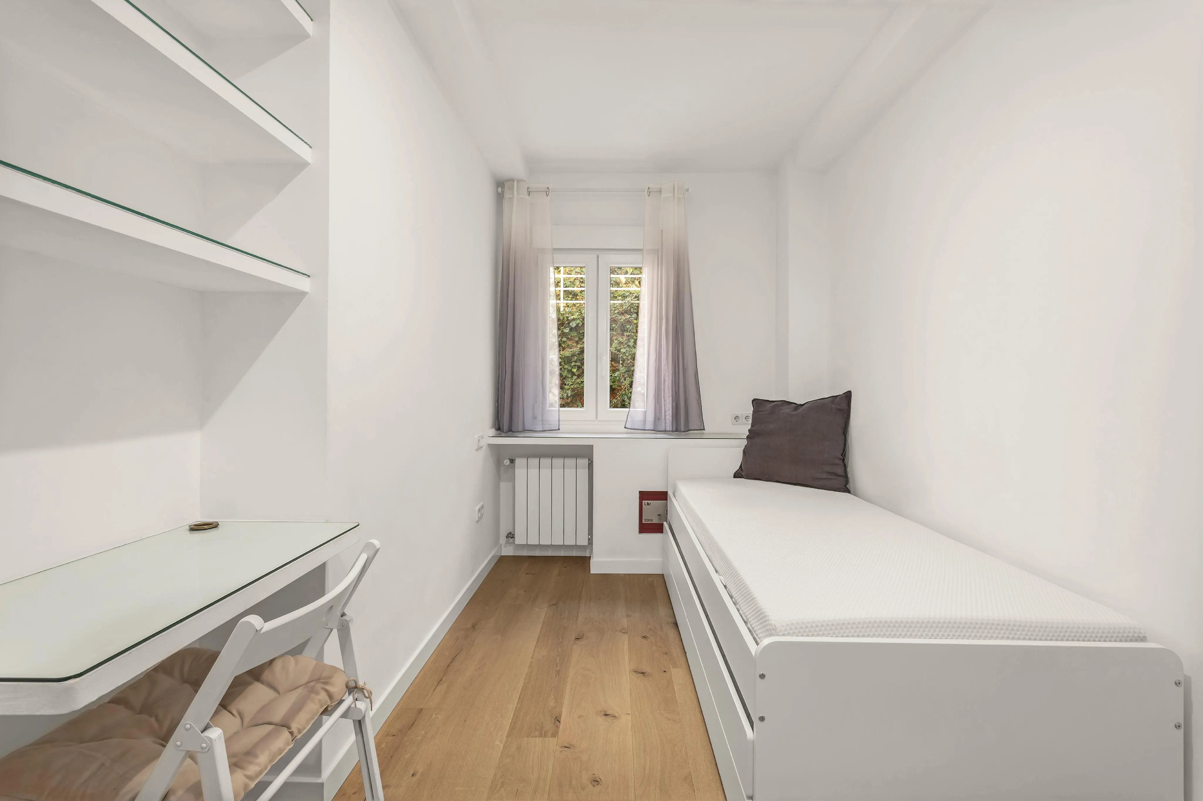 First sealine apartment on the Paseo Maritimo with views of the cathedral-12