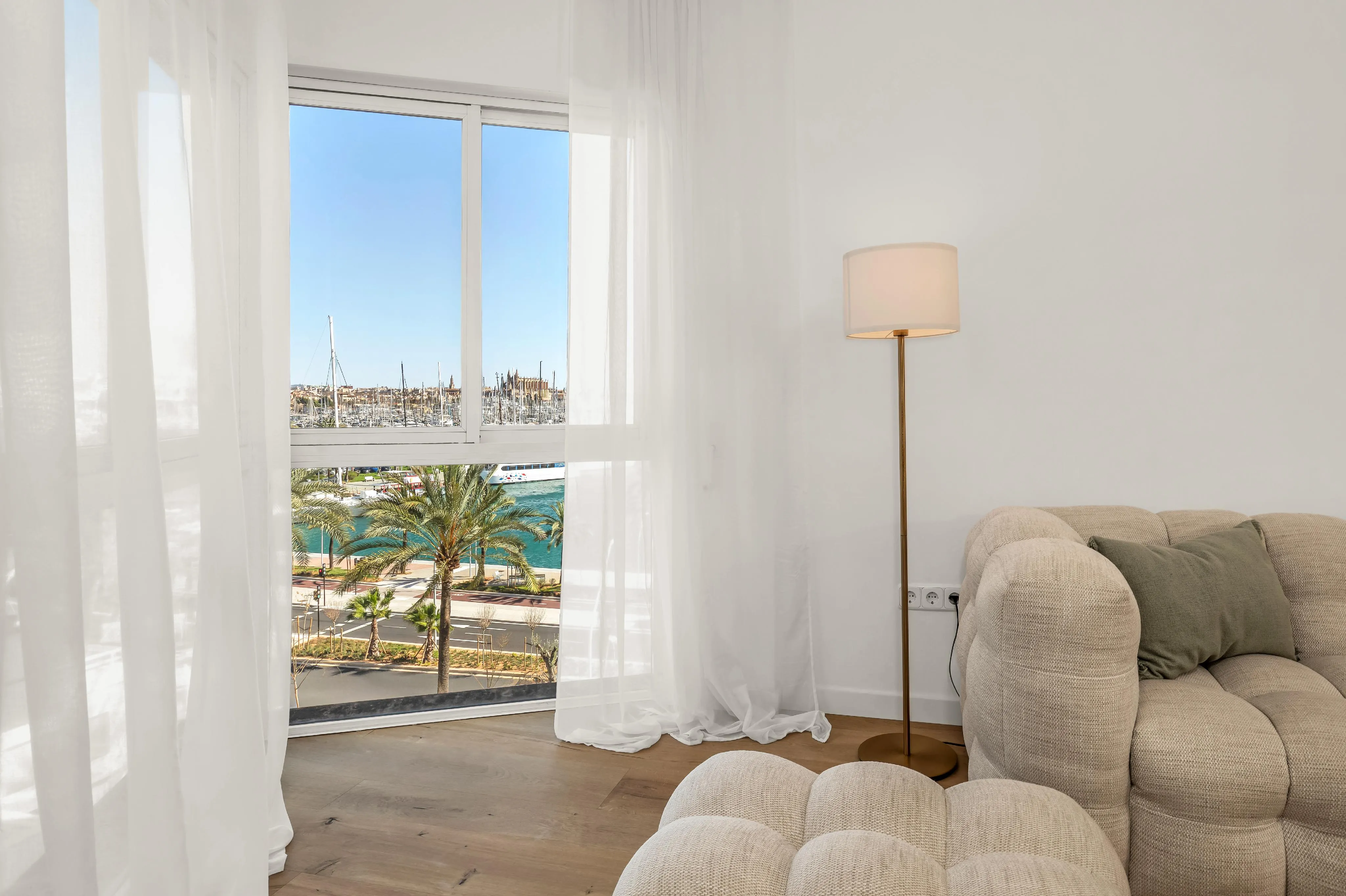 Licht appartement aan de Paseo Maritimo-4