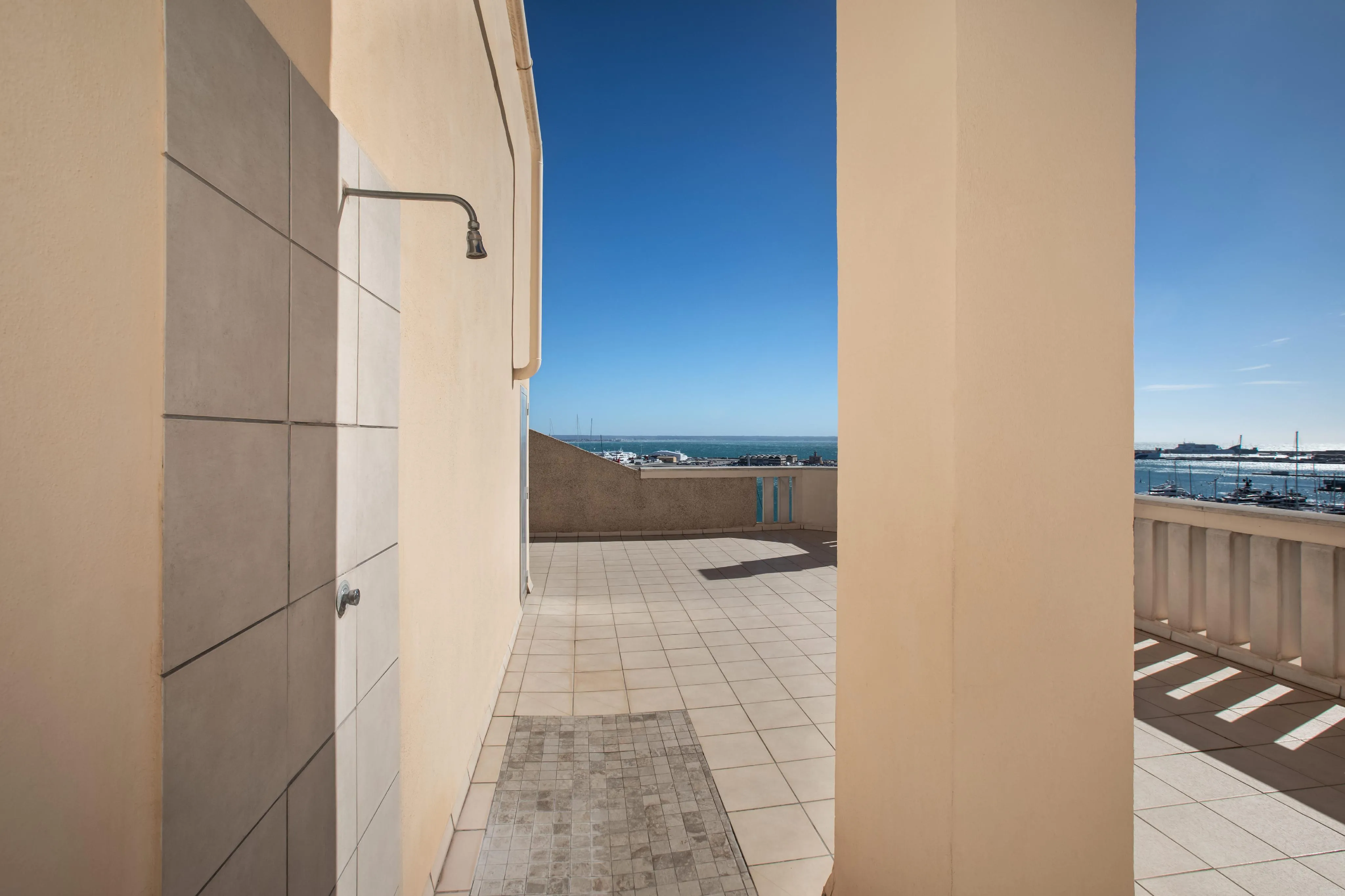 Licht appartement aan de Paseo Maritimo-16