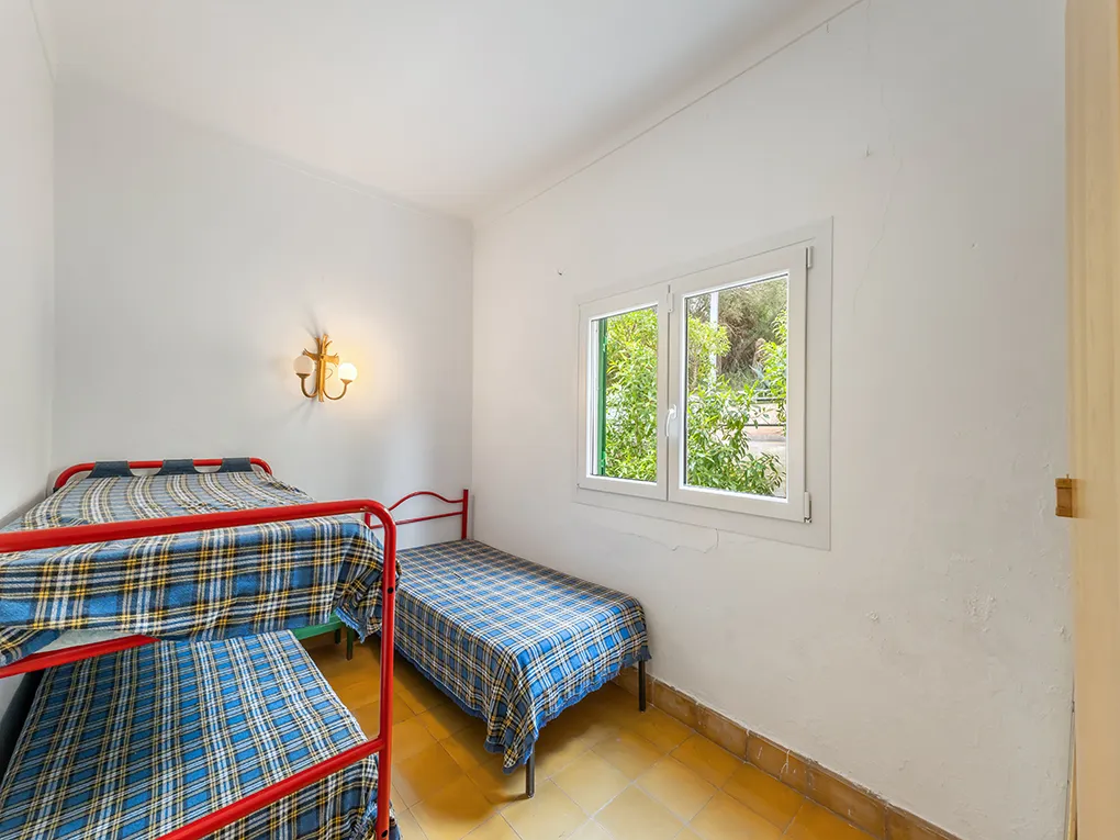 Charming house in 1st sea line to renovate-13