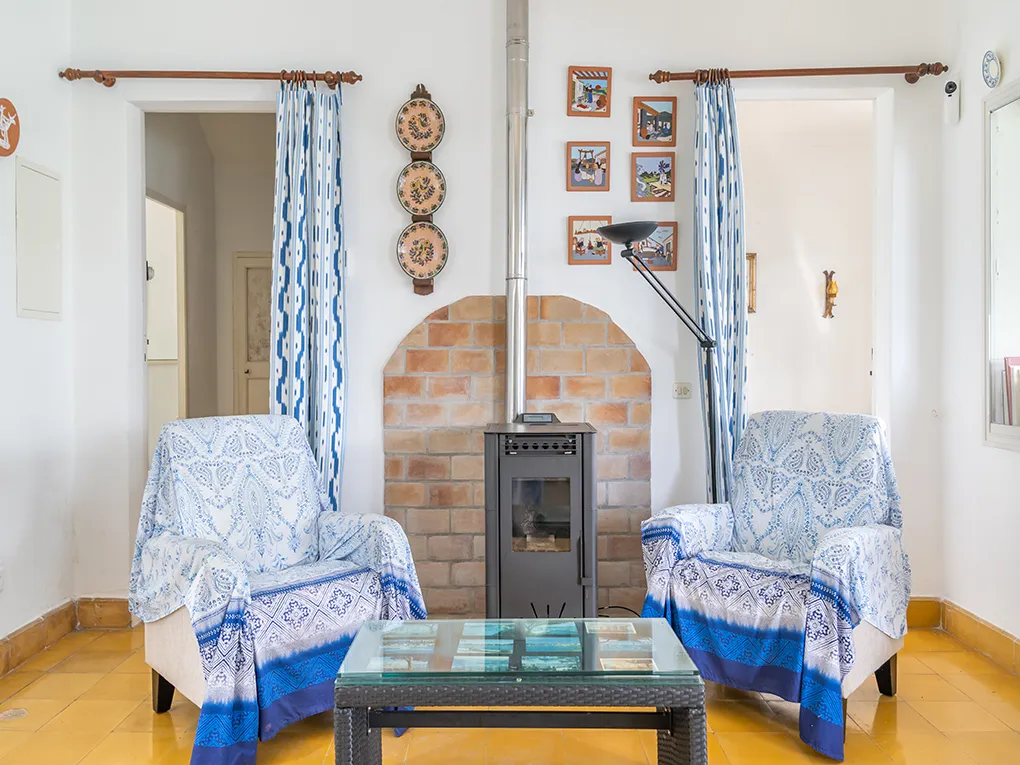 Charming house in 1st sea line to renovate-5