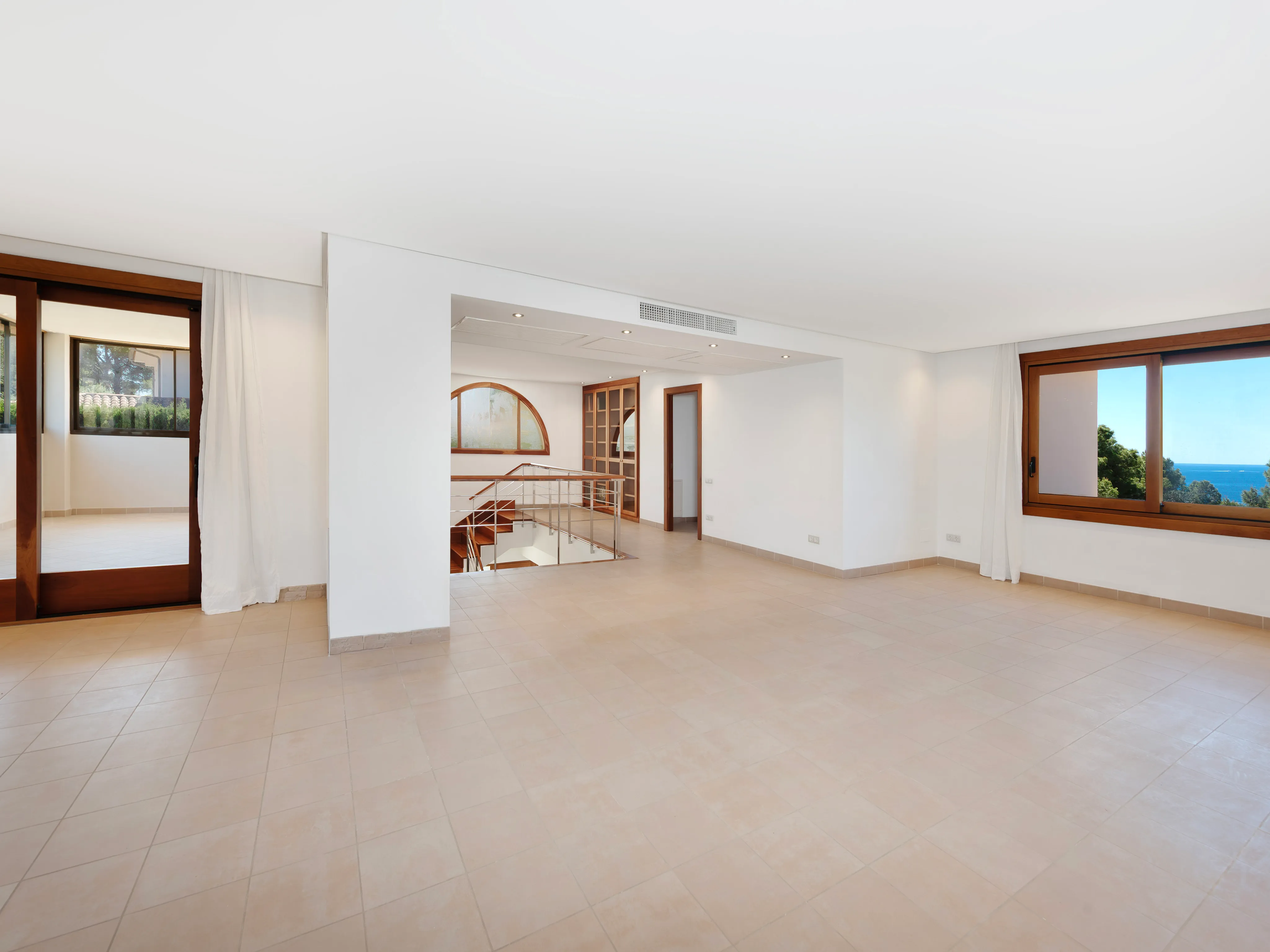 Exclusivité et tranquillité à Old Bendinat : une retraite luxueuse au bord de la Méditerranée-7