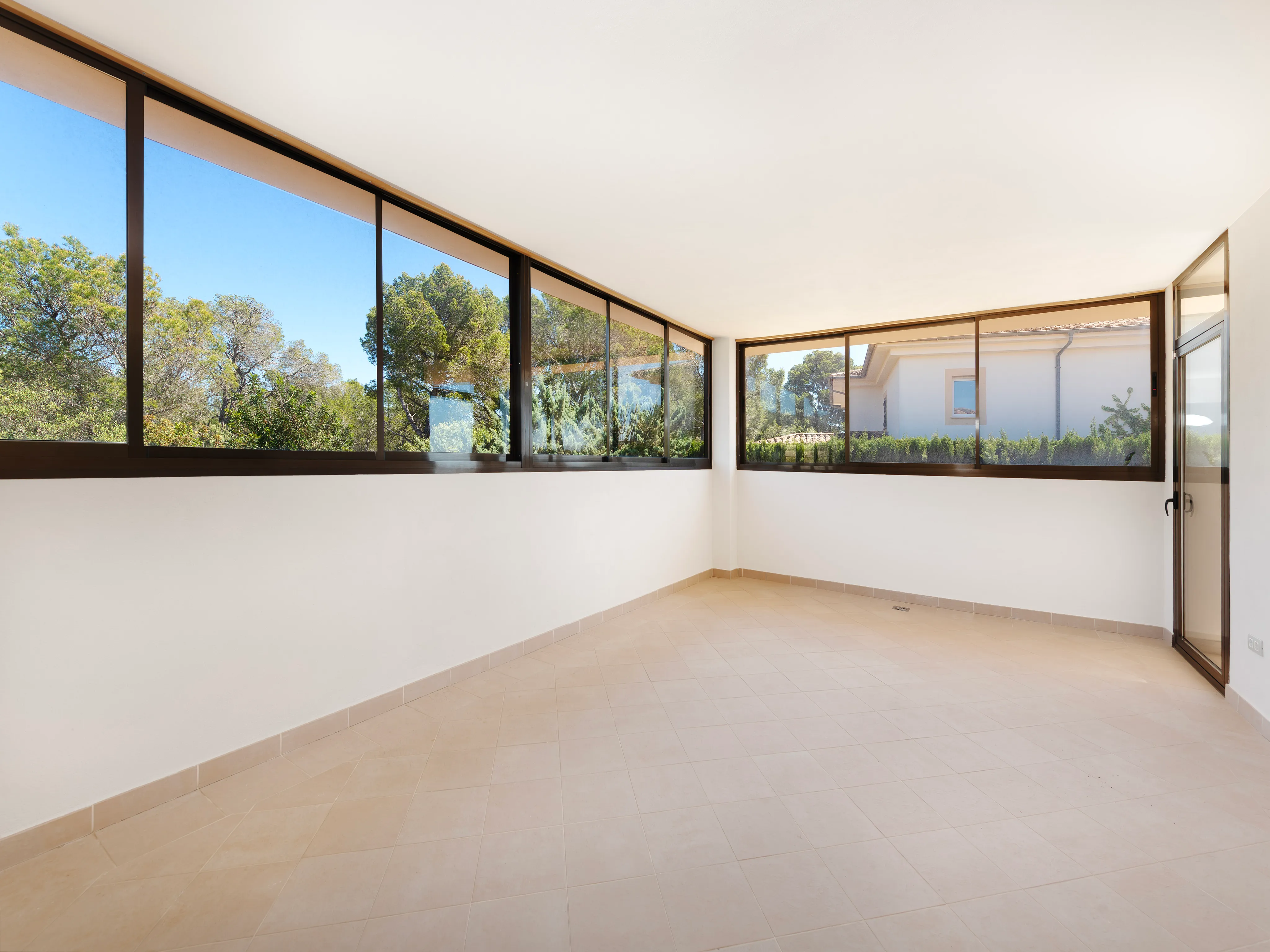 Exclusivité et tranquillité à Old Bendinat : une retraite luxueuse au bord de la Méditerranée-8